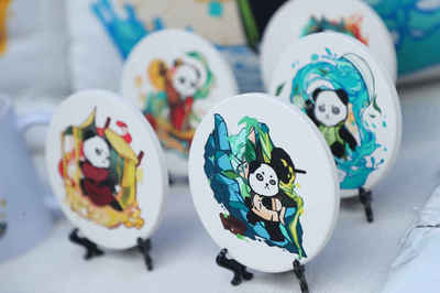 集市創(chuàng)新風(fēng) 127個(gè)項(xiàng)目同場(chǎng)競(jìng)技，上海嘉年華奏響創(chuàng)新創(chuàng)業(yè)與工藝美術(shù)交響曲